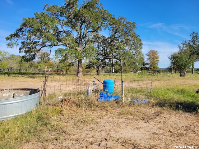 812 Fox Ln Property Photo 3