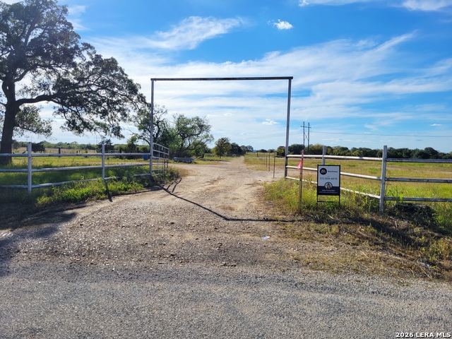 812 Fox Ln Property Photo 18