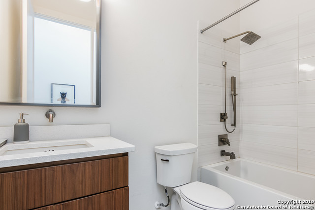 619 Leigh St Property Photo 15