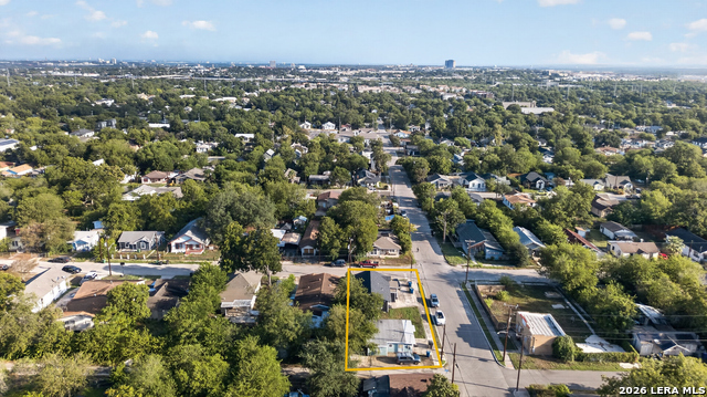 1548 Center St Property Photo 10
