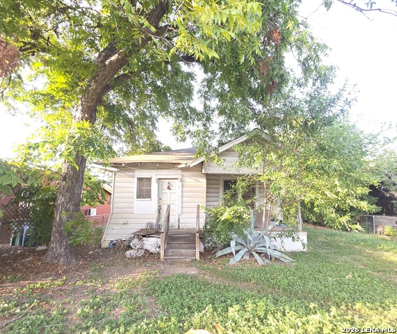 1127 S Jewett Property Photo 1