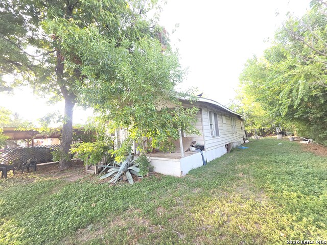 1127 S Jewett Property Photo 2