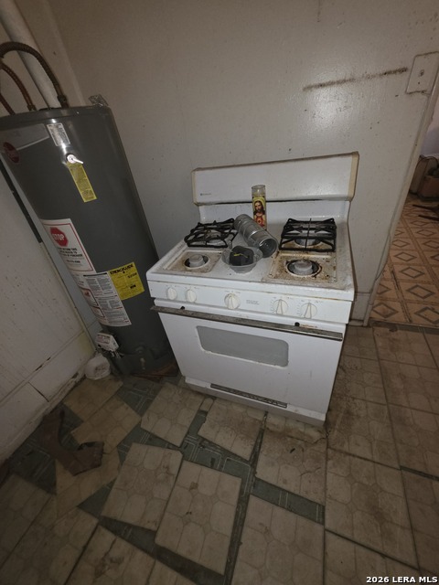 1127 S Jewett Property Photo 10