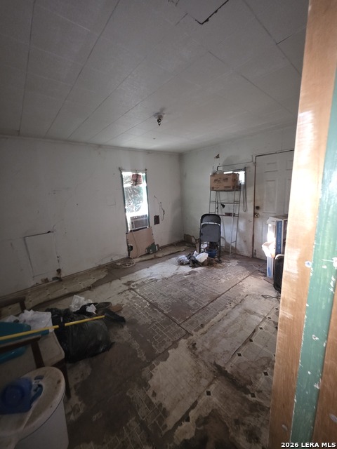 1127 S Jewett Property Photo 13