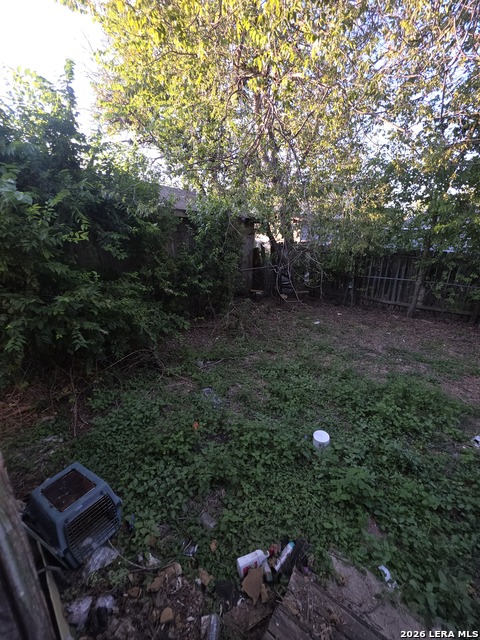 1127 S Jewett Property Photo 17