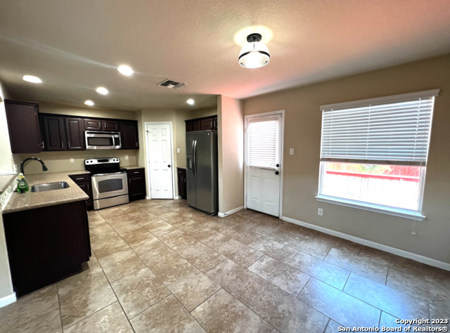 10707 Bayhill Den Property Photo 6