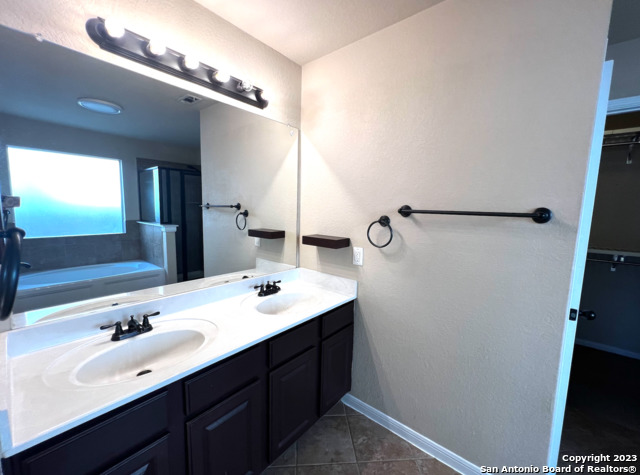 10707 Bayhill Den Property Photo 13