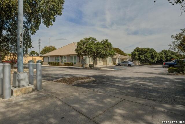 4230 Gardendale St Property Photo 6