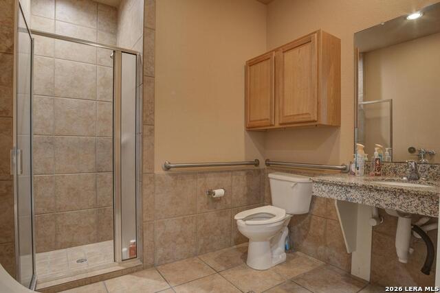 4230 Gardendale St Property Photo 24