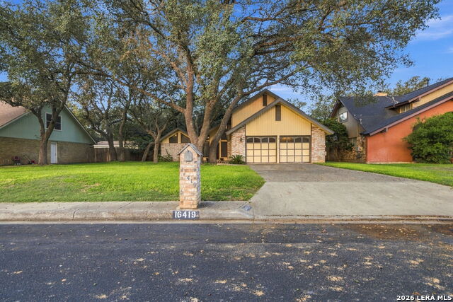 16419 Ledge Point St Property Photo 2