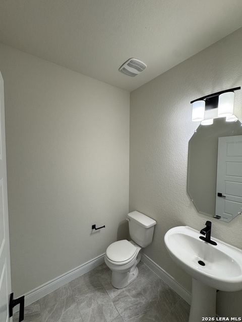 2027 Knippa Property Photo 4