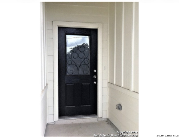 106 Lakeview Ct Property Photo 2