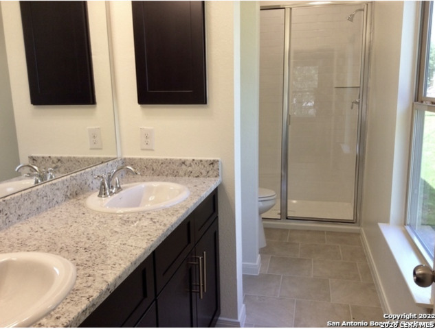 106 Lakeview Ct Property Photo 6