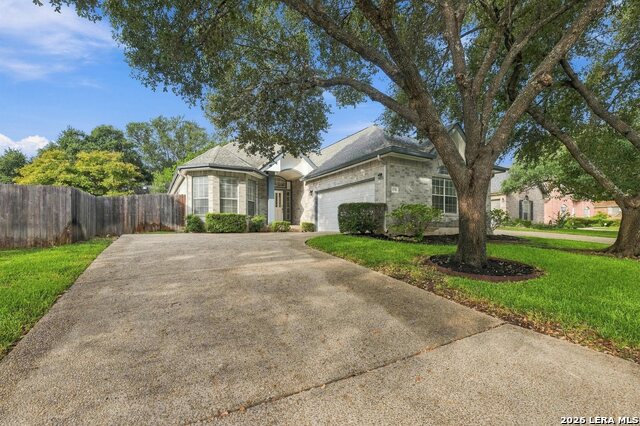9706 Mid Circle Dr Property Photo 4
