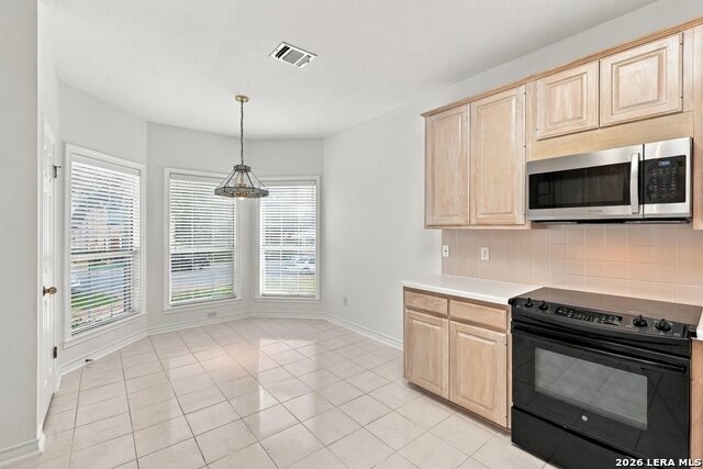 9706 Mid Circle Dr Property Photo 14