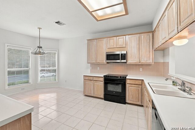 9706 Mid Circle Dr Property Photo 15