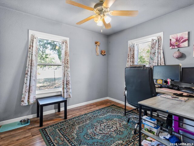 705 E Mountain St Property Photo 11