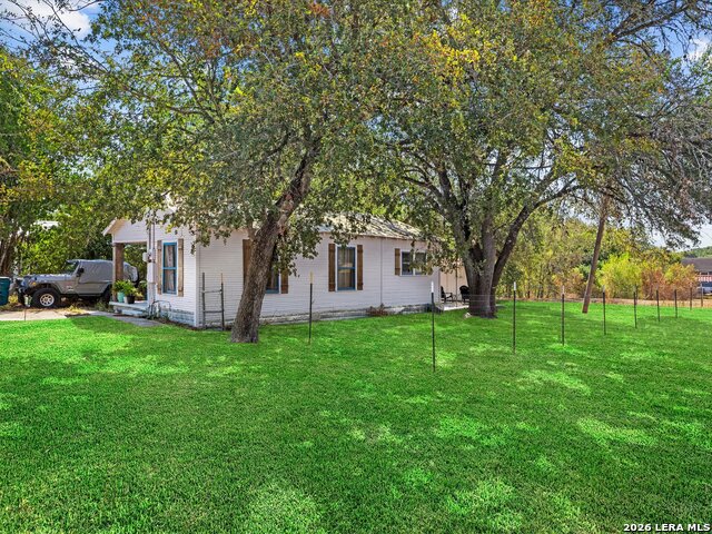 705 E Mountain St Property Photo 15