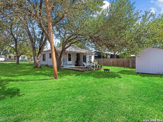 705 E Mountain St Property Photo 16