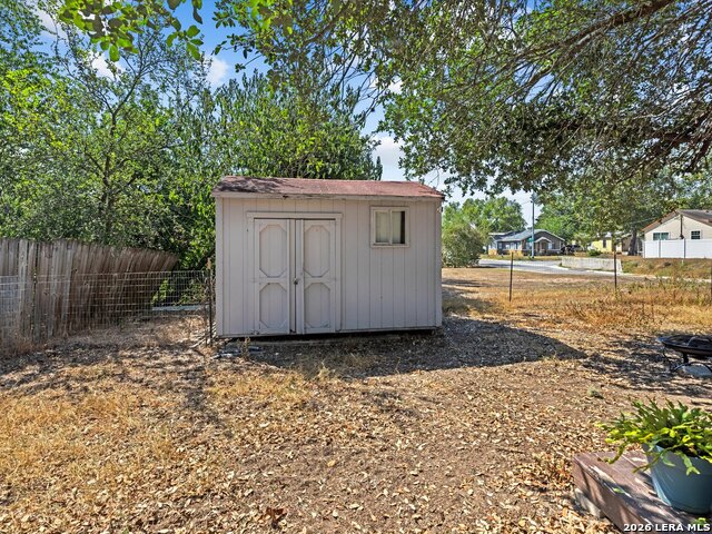 705 E Mountain St Property Photo 21