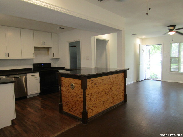 403 Pilgrim Dr Property Photo 10
