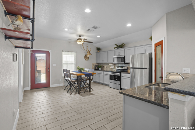 502 Wagner Property Photo 8