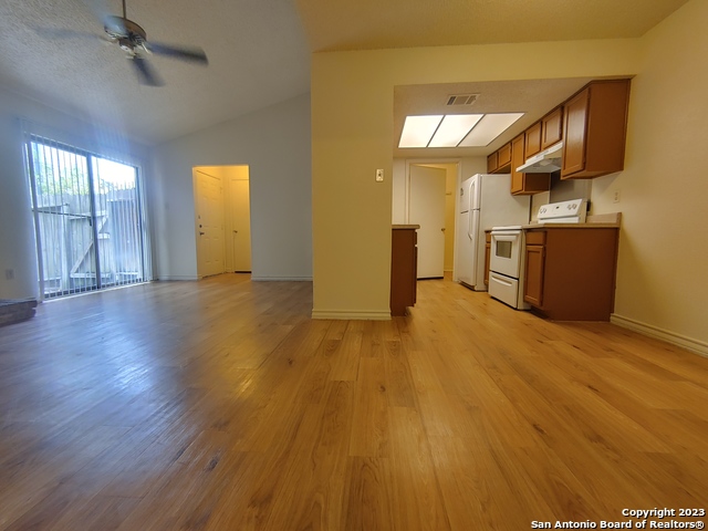 9912 Ardash Ln Property Photo 4