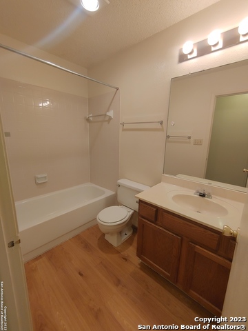 9912 Ardash Ln Property Photo 7