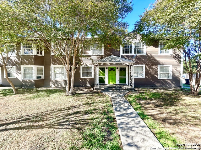 425 Maverick Street Property Photo 1