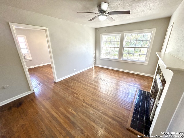 425 Maverick Street Property Photo 2