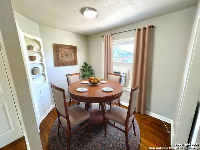425 Maverick Street Property Photo 5