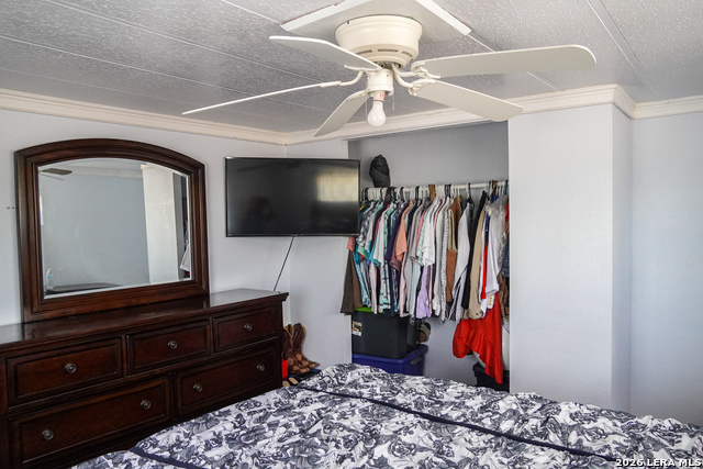 1915 Wagon Wheel Road Property Photo 7