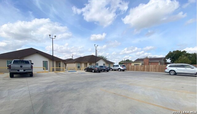122 Fresno St Property Photo 3
