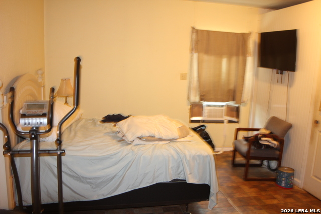272 Jourdanton Property Photo 10