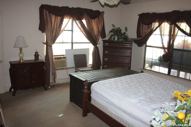 272 Jourdanton Property Photo 13