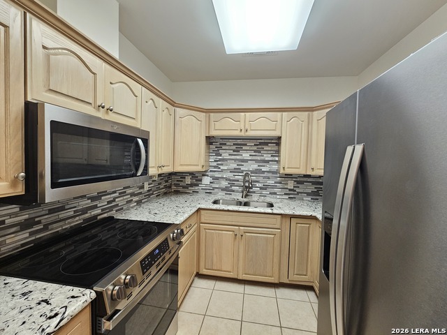 1 Towers Park Ln Property Photo 4