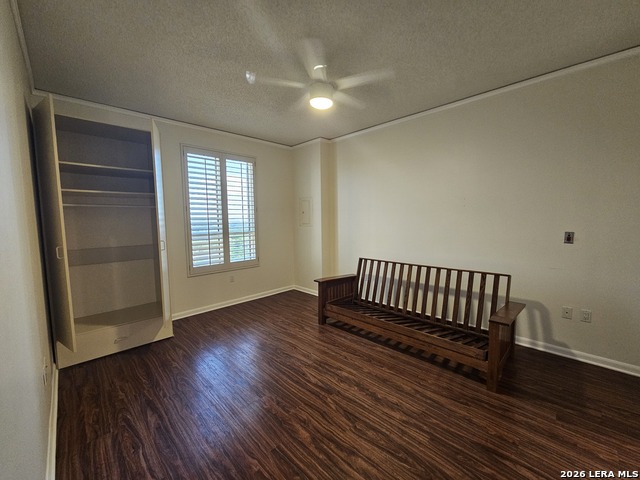 1 Towers Park Ln Property Photo 10