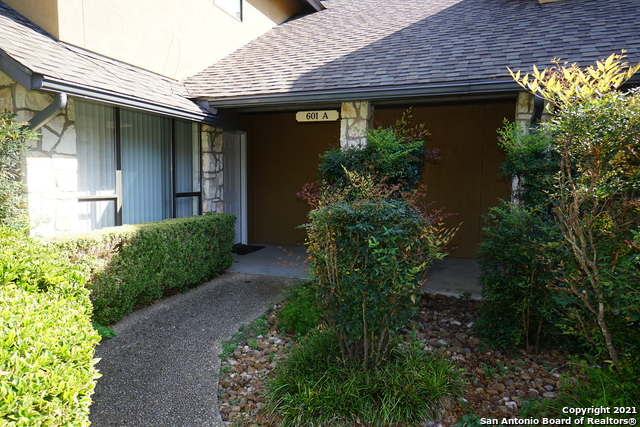 601 Thetford Property Photo 4