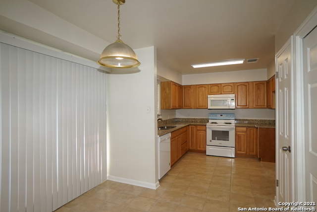 601 Thetford Property Photo 6
