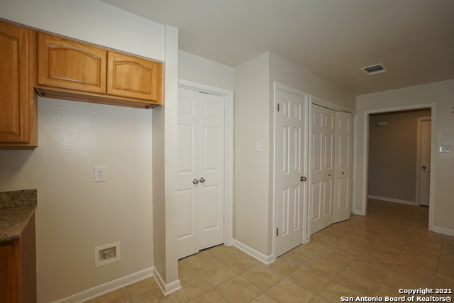601 Thetford Property Photo 10