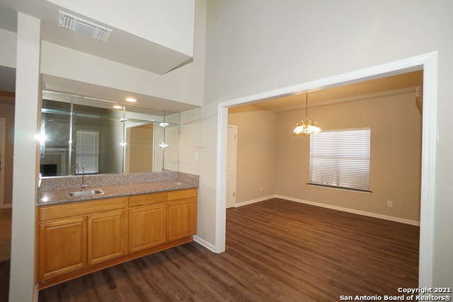 601 Thetford Property Photo 13