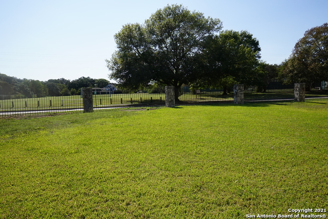 601 Thetford Property Photo 31