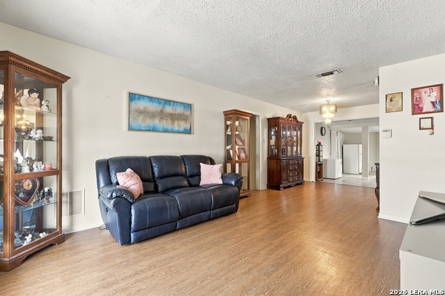 6734 Fellowood St Property Photo 4