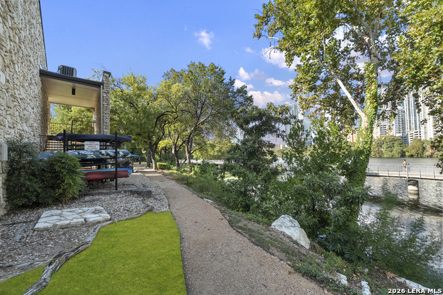 500 E Riverside Dr Property Photo 30