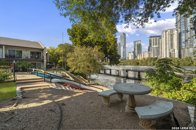 500 E Riverside Dr Property Photo 35