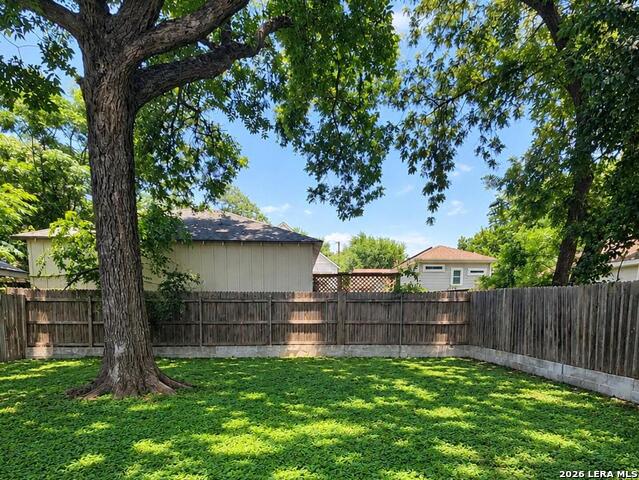 219 N Argo Ave Property Photo 4