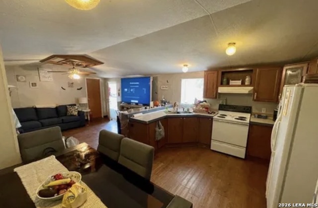 1606 The Lane St Property Photo 3