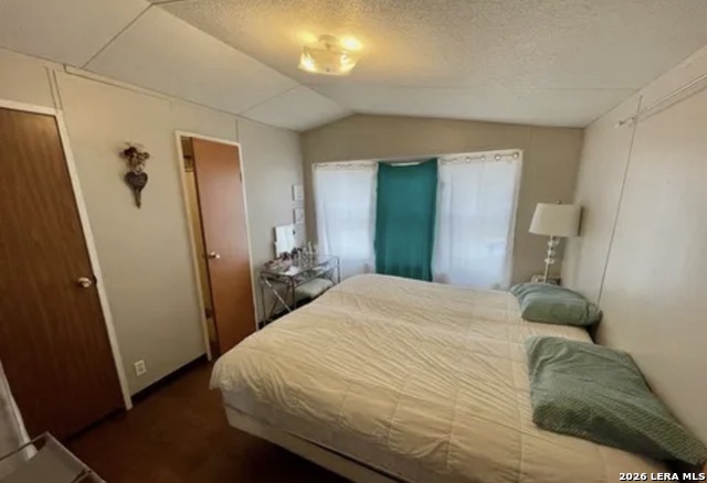1606 The Lane St Property Photo 5