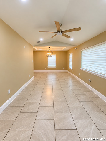 725 N Bibb Property Photo 8