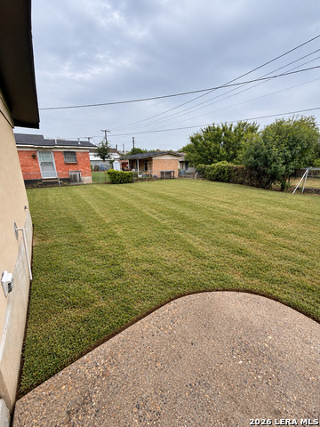 725 N Bibb Property Photo 36